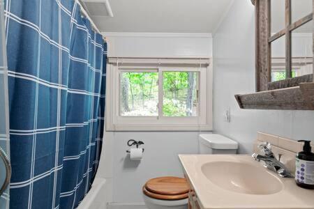 Harpers Ferry Cottage Hot Tub, Wifi, Dog-Friendly Exterior photo