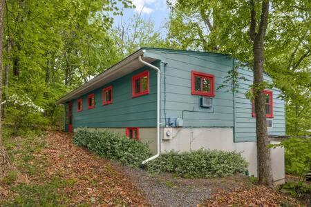 Harpers Ferry Cottage Hot Tub, Wifi, Dog-Friendly Exterior photo